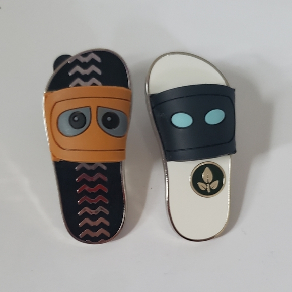 SOLD! Disney Eve and Wall•E Flip Flops Pins - Picture 2 of 5